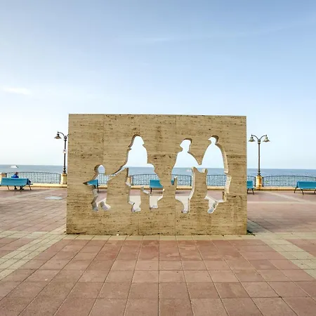 Luxury With Sea Views-apt14 *