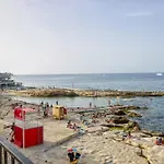 Luxury With Sea Views-apt14 *
