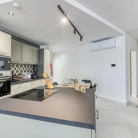 Stylish 3br Luxury In Sliema-14 *
